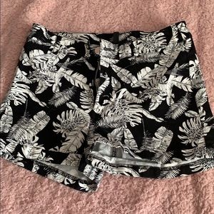 American Eagle Black and White Shorts